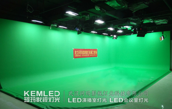 天津機電職業(yè)技術(shù)學(xué)院多功能演播室燈光案例圖