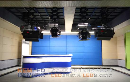 陜西安康鎮(zhèn)坪電視臺演播室燈光實(shí)景圖2