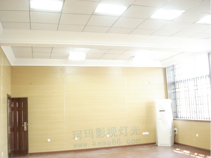 拍課教室，教室拍攝專用燈