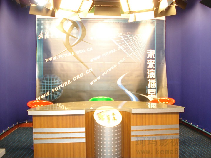 武漢大學(xué)團委未來演播室燈光效果圖四