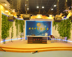 安寧中學實景演播室燈光